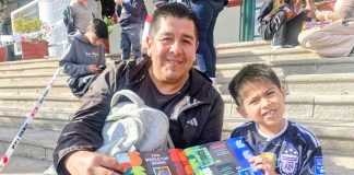 Fiebre de láminas mundialistas desbordó el Coliseo Monumental