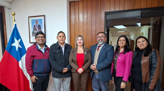 Delegado Presidencial Víctor Pino y directiva de ASEMUCH fortalecen lazos y dialogan sobre estabilidad laboral y Ley Karin