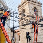 Limpieza de cables en el casco histórico de La Serena