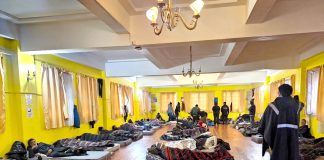 82 personas, un solo refugio