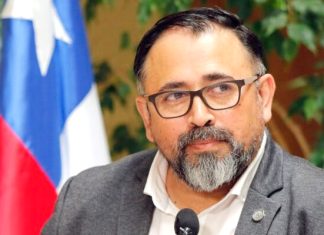Rumor sobre salida de Víctor Pino pierde fuerza en La Moneda
