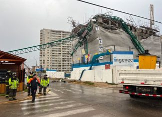 Grúa cae sobre viviendas en Sindempart en medio del sistema frontal: dos personas resultan lesionadas