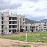 Retoman obras de departamentos abandonados