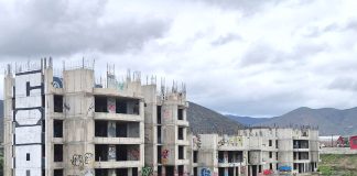 Retoman obras de departamentos abandonados