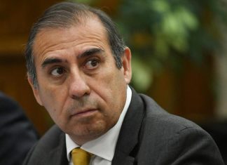 Allanan oficina del senador Sergio Gahona en el Congreso