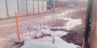 En Las Compañías: Vecina denuncia socavón frente a su vivienda tras rotura de matriz de agua