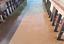 Mancha de aceite inquieta a locatarios de la caleta