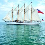 «Dama Blanca» hizo pasarela por la costa frente a bahía de Coquimbo