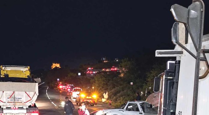 Tractocamión impactó de lleno con camioneta
