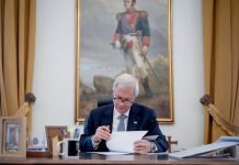 Ante baja aprobación presidencial: Oficialismo reconoce problemas y llama a fortalecer la coordinación