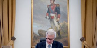 Ante baja aprobación presidencial: Oficialismo reconoce problemas y llama a fortalecer la coordinación